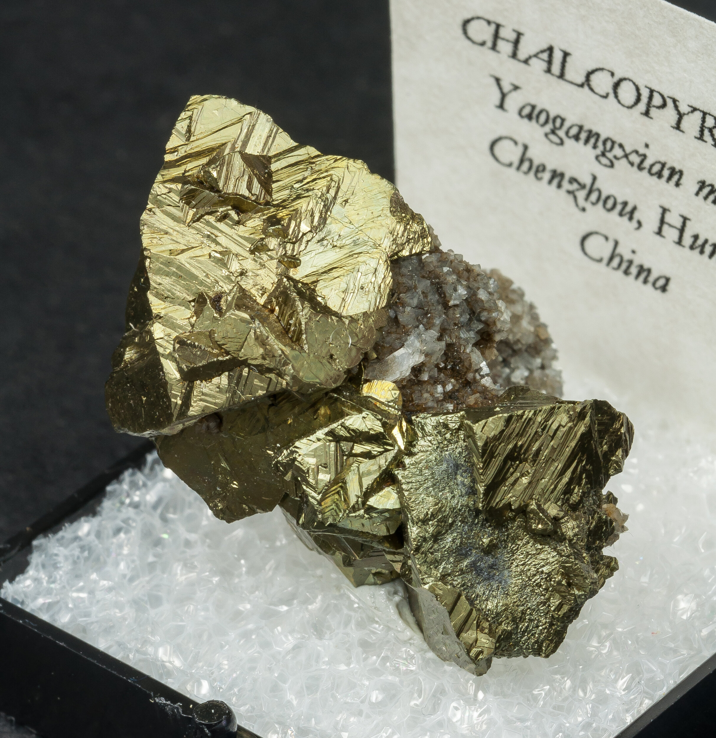specimens/s_imagesAO3/Chalcopyrite-TAY36AO3s1.jpg