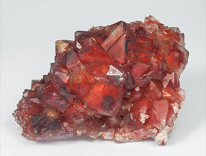 Quartz (variety red quartz). Side