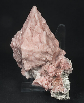 Quartz (variety rose quartz). Front