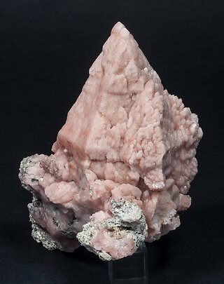 Quartz (variety rose quartz). Rear