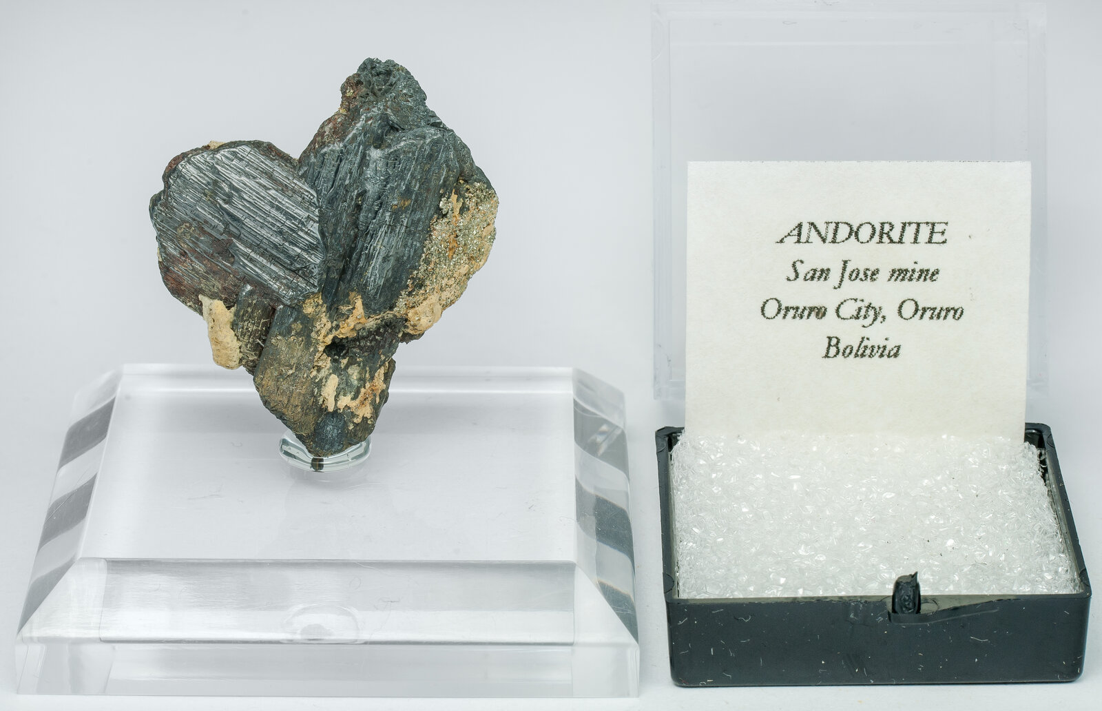 specimens/s_imagesAO4/Andorite-TBE68AO4f1.jpg