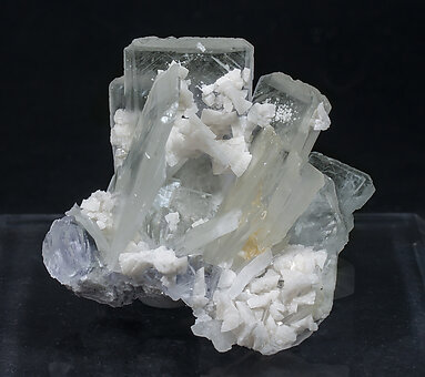 Baryte with Dolomite. Front