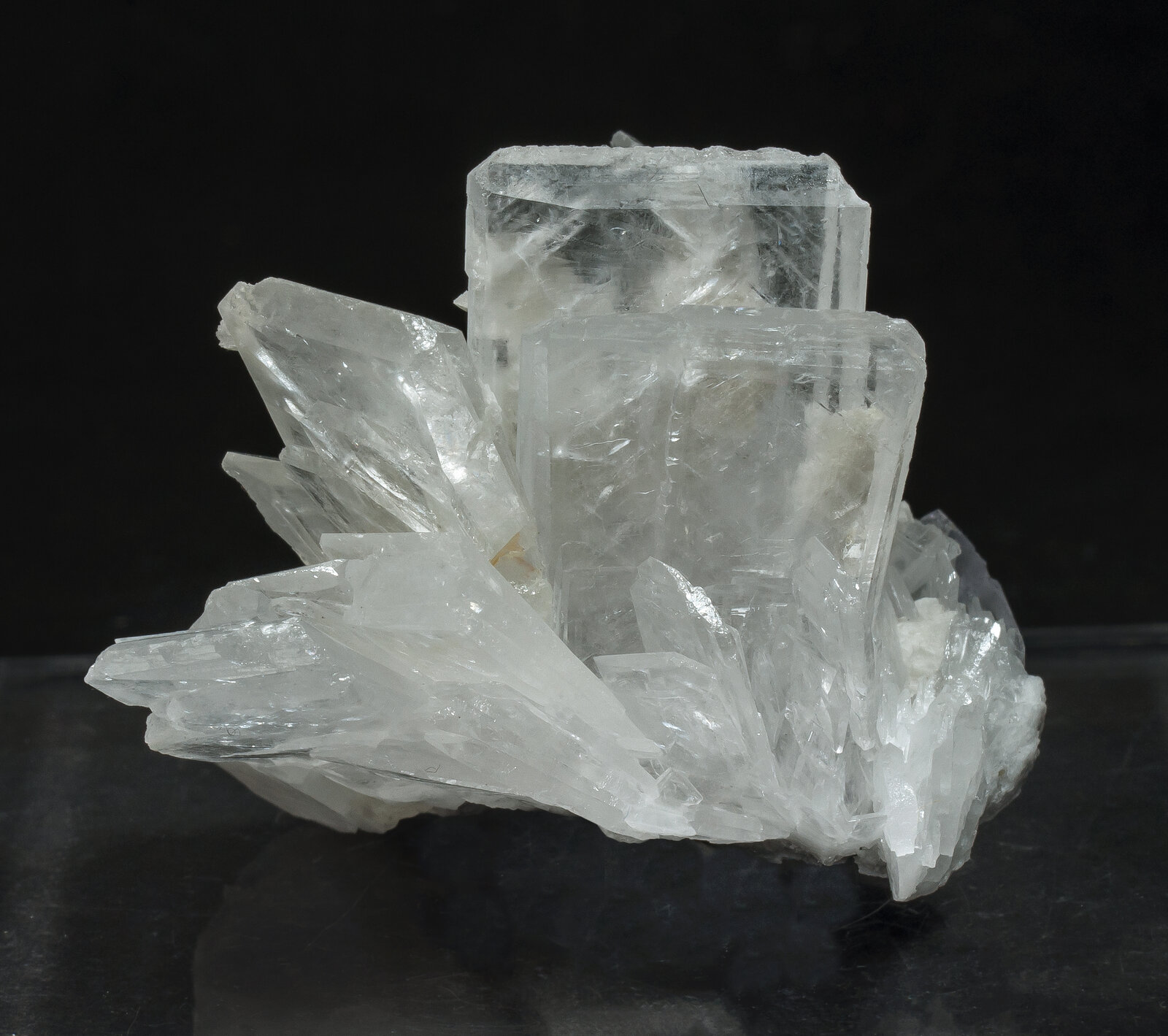 specimens/s_imagesAO4/Baryte-JFD118AO4r.jpg