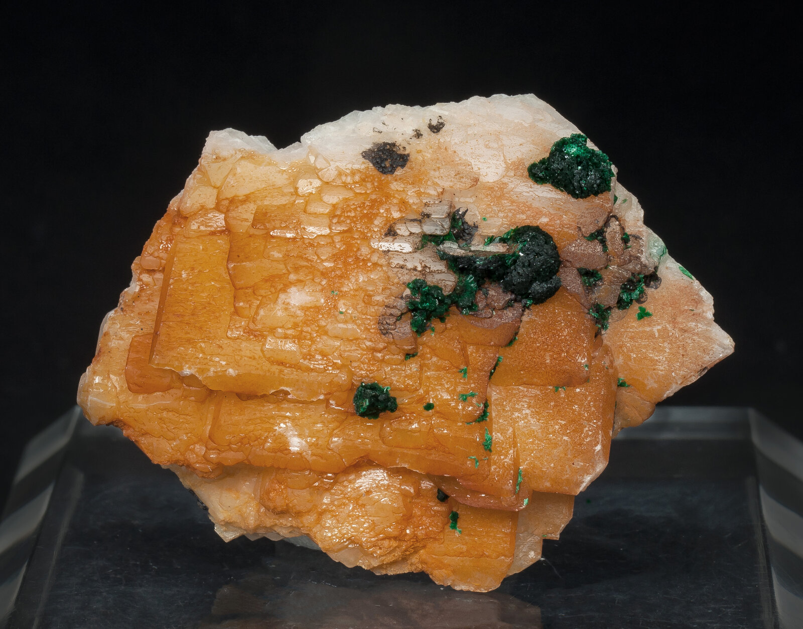 specimens/s_imagesAO4/Baryte-TBL14AO4s.jpg