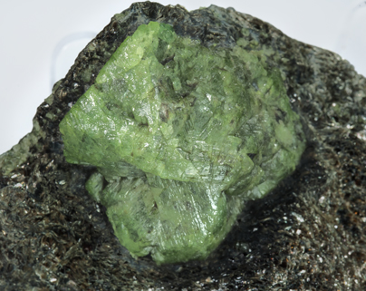 Chrysoberyl on Phlogopite. 