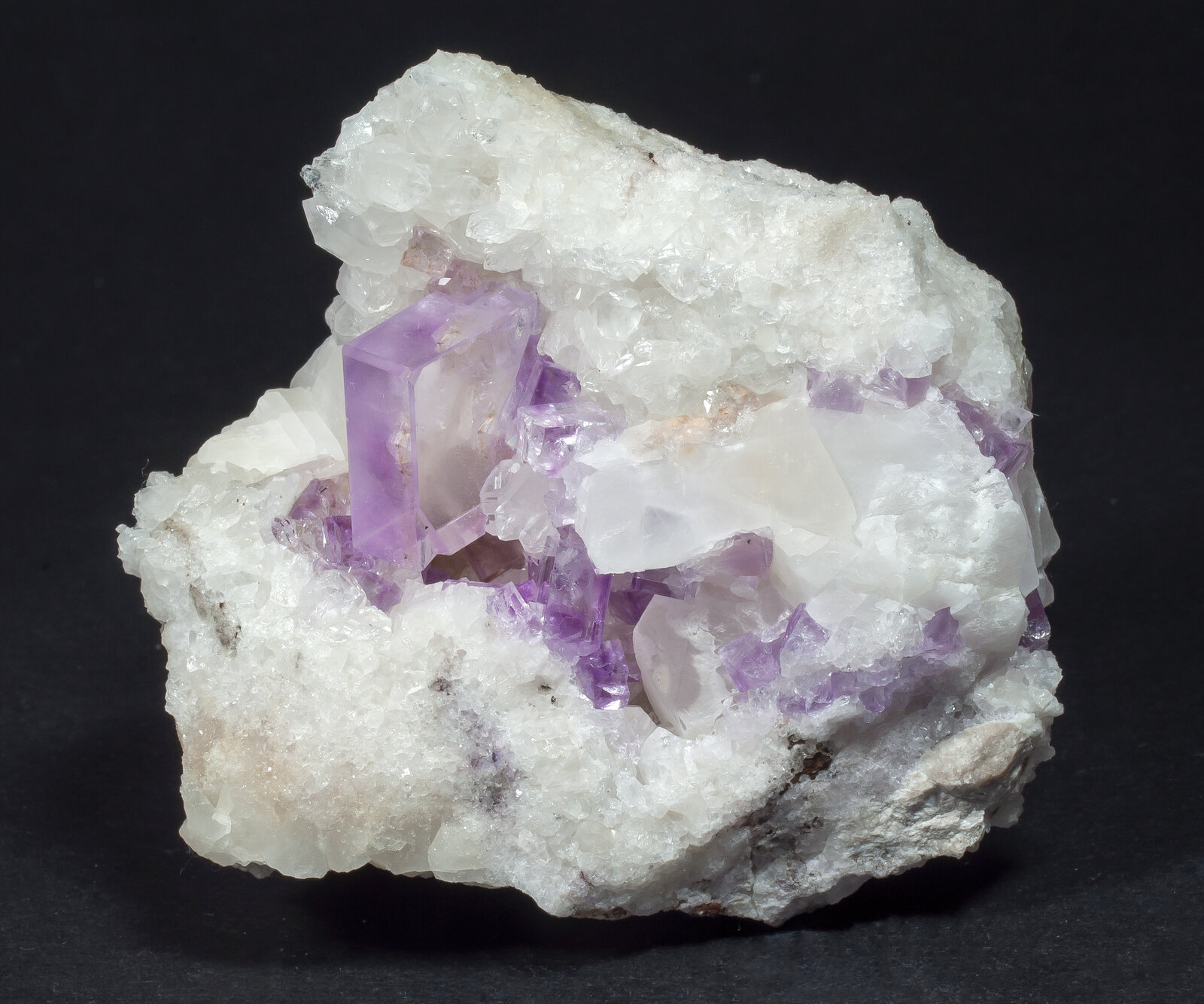 specimens/s_imagesAO4/Fluorite-JFD120AO4f.jpg