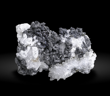 Selenopolybasite with Acanthite and Quartz.