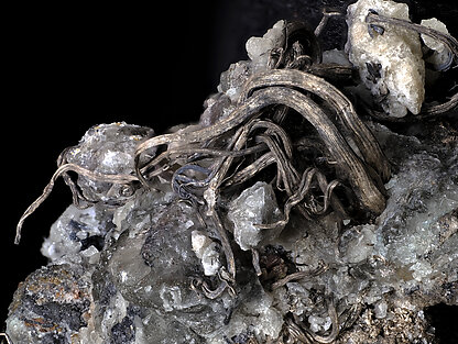 Silver with Calcite. Detail / Photo: Joaquim Calln