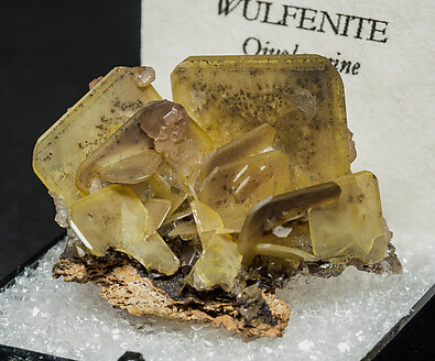 Wulfenite. Side