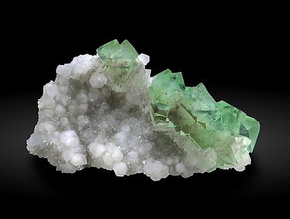 Fluorite (octahedral) with Quartz. Front / Photo: Joaquim Callén