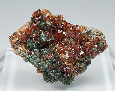 Grossular (variety hessonite) with Clinochlore.