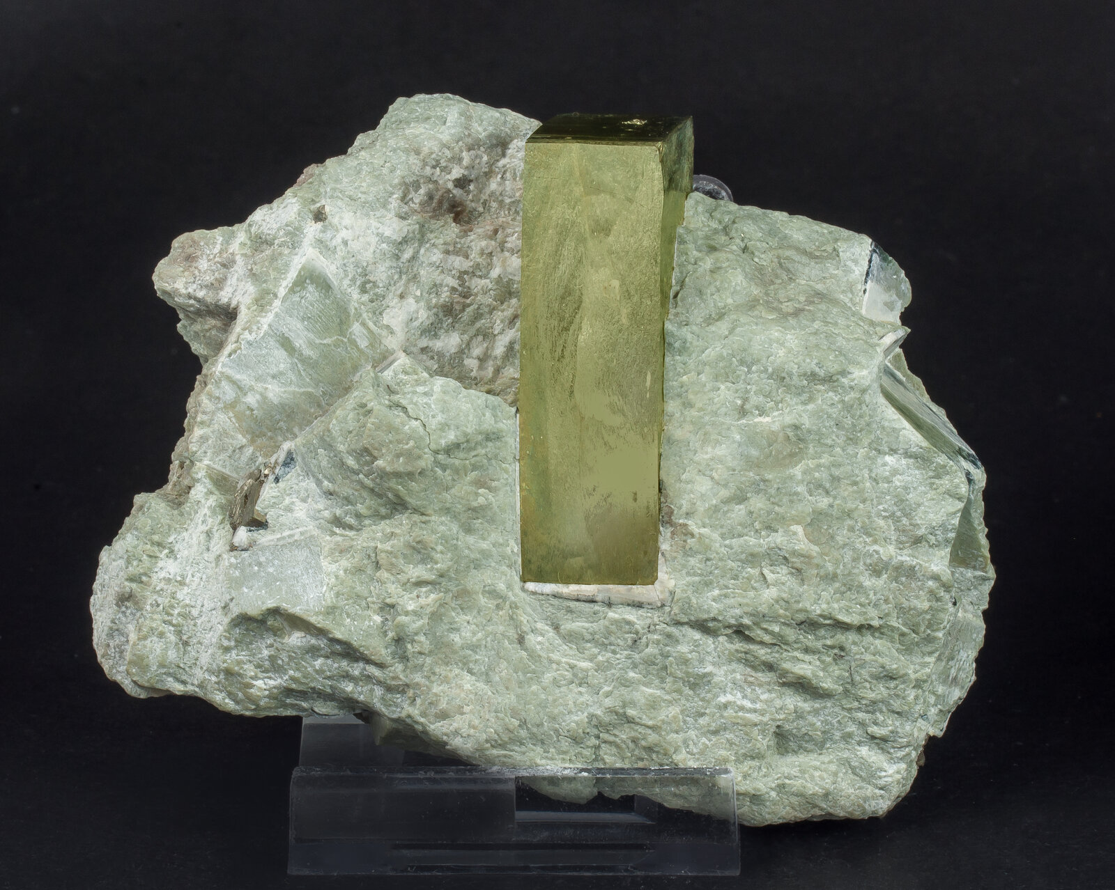 specimens/s_imagesAO5/Pyrite-NEA97AO5f.jpg