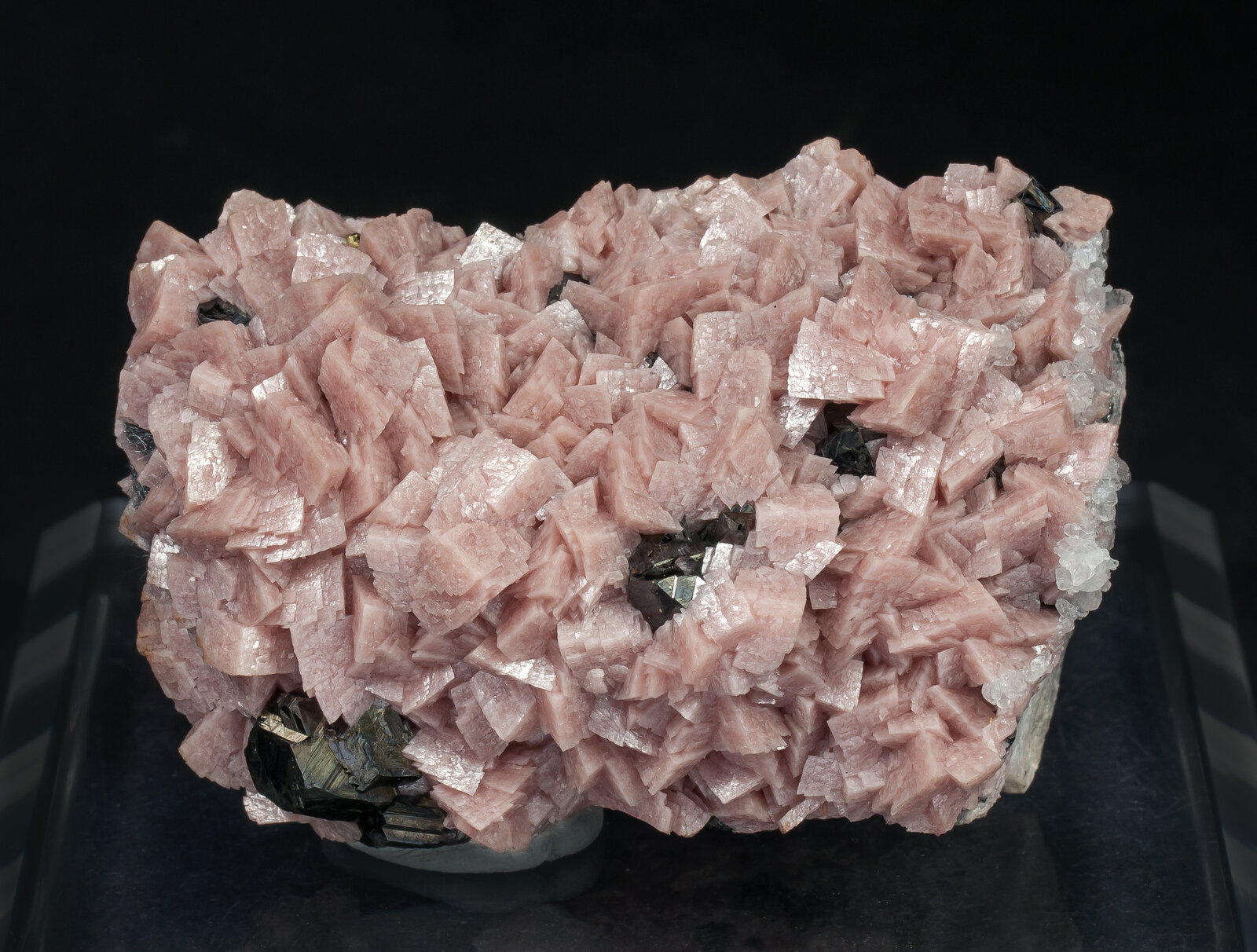 specimens/s_imagesAO5/Rhodochrosite-TLM96AO5f.jpg