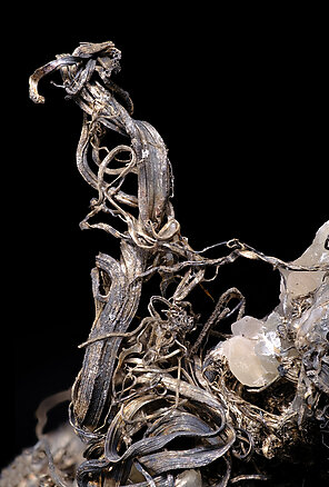 Silver with Calcite. Detail / Photo: Joaquim Calln