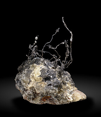 Silver with Calcite. Detail / Photo: Joaquim Calln