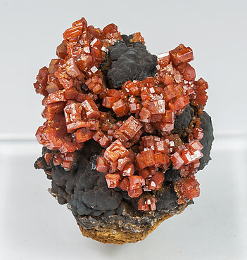 Vanadinite on manganese oxides. 