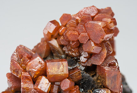 Vanadinite on manganese oxides. 