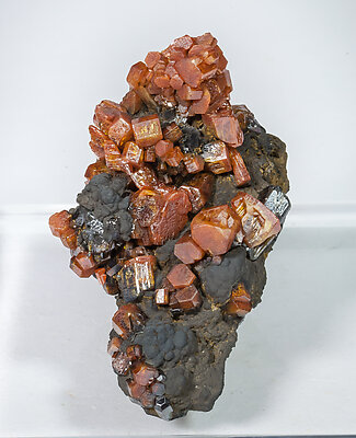 Vanadinite on manganese oxides. 