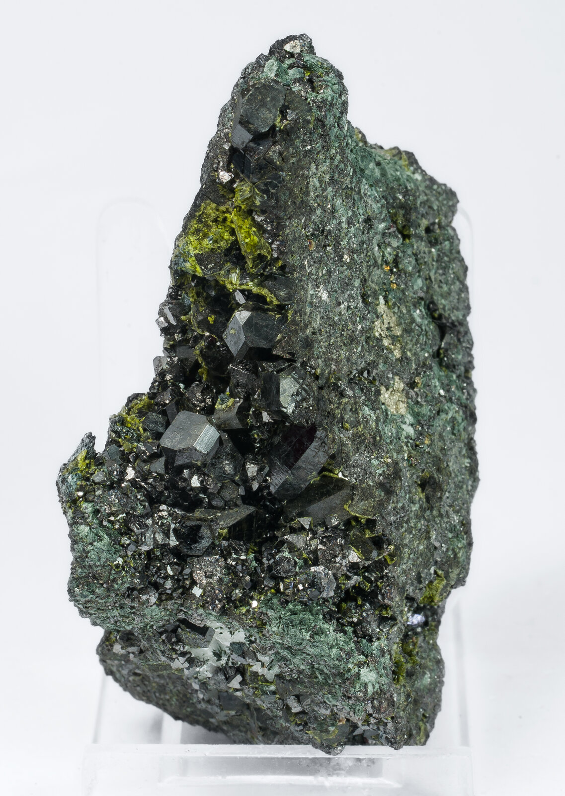 specimens/s_imagesAO6/Allanite-NBP96AO6f.jpg