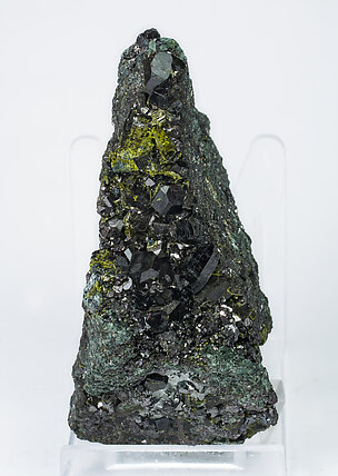 Allanite-(La) zoned with Epidote. Side