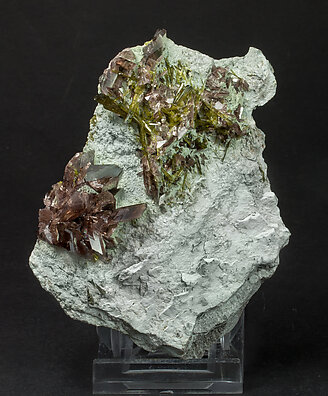 Axinite-(Fe) with Epidote. Front