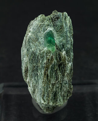 Beryl (variety emerald). 