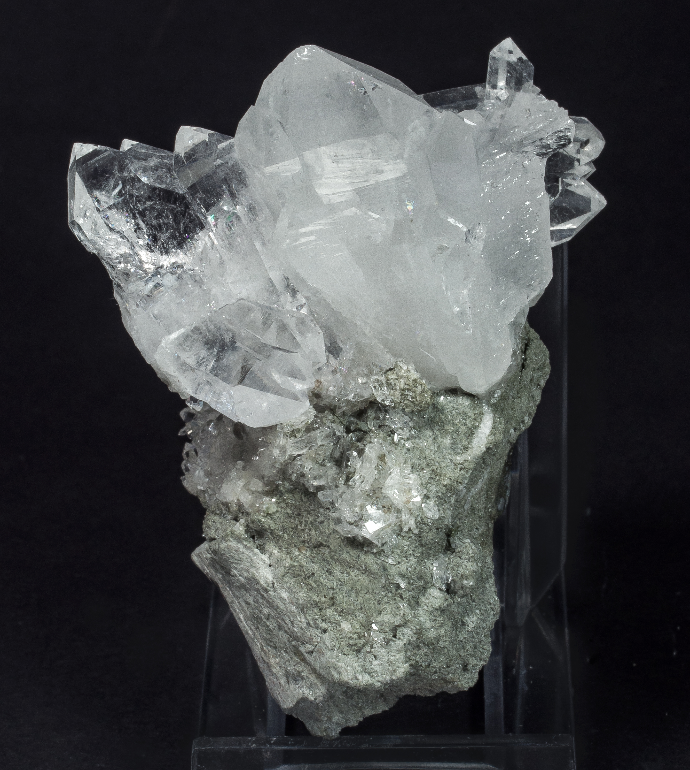 specimens/s_imagesAO6/Quartz-TVM27AO6s1.jpg