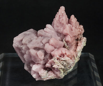 Quartz (variety rose quartz).