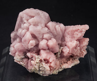 Quartz (variety rose quartz). Side