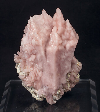 Quartz (variety rose quartz). Front