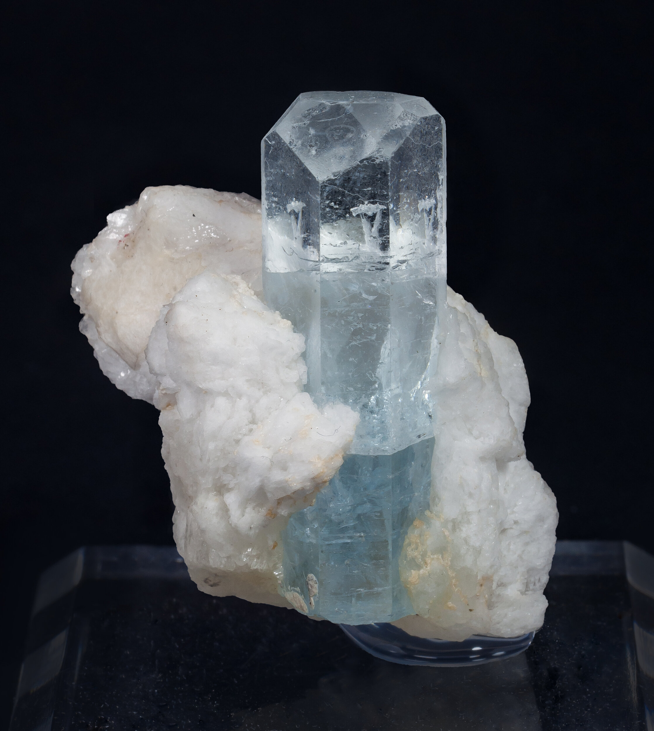 specimens/s_imagesAO7/Beryl_aquamarine-TFG87AO7f.jpg