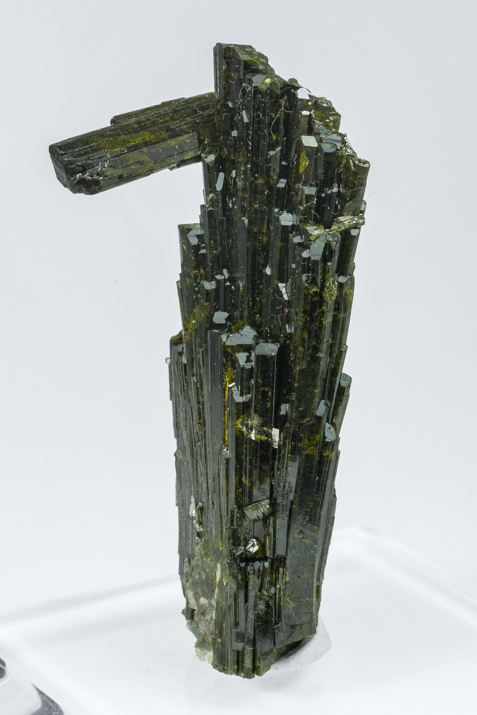specimens/s_imagesAO7/Epidote-TBR27AO7s.jpg