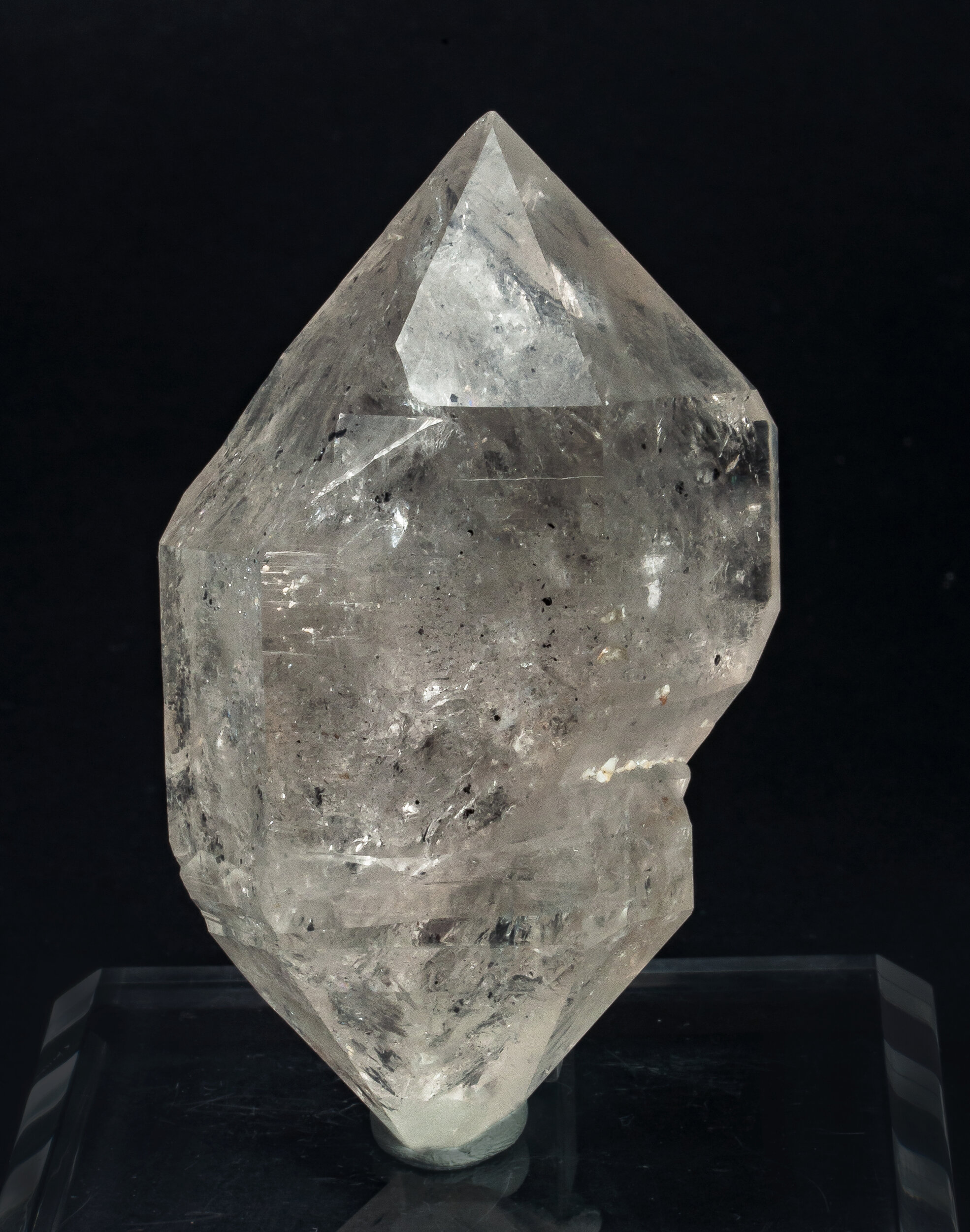 specimens/s_imagesAO7/Quartz-JFD148AO7f.jpg