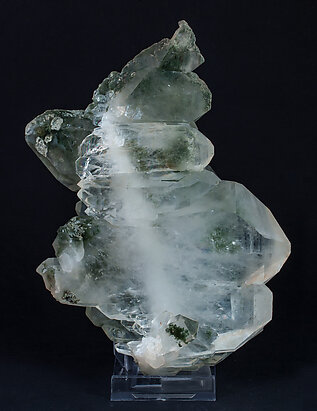 Quartz (variety faden quartz) with Chlorite inclusions. Front