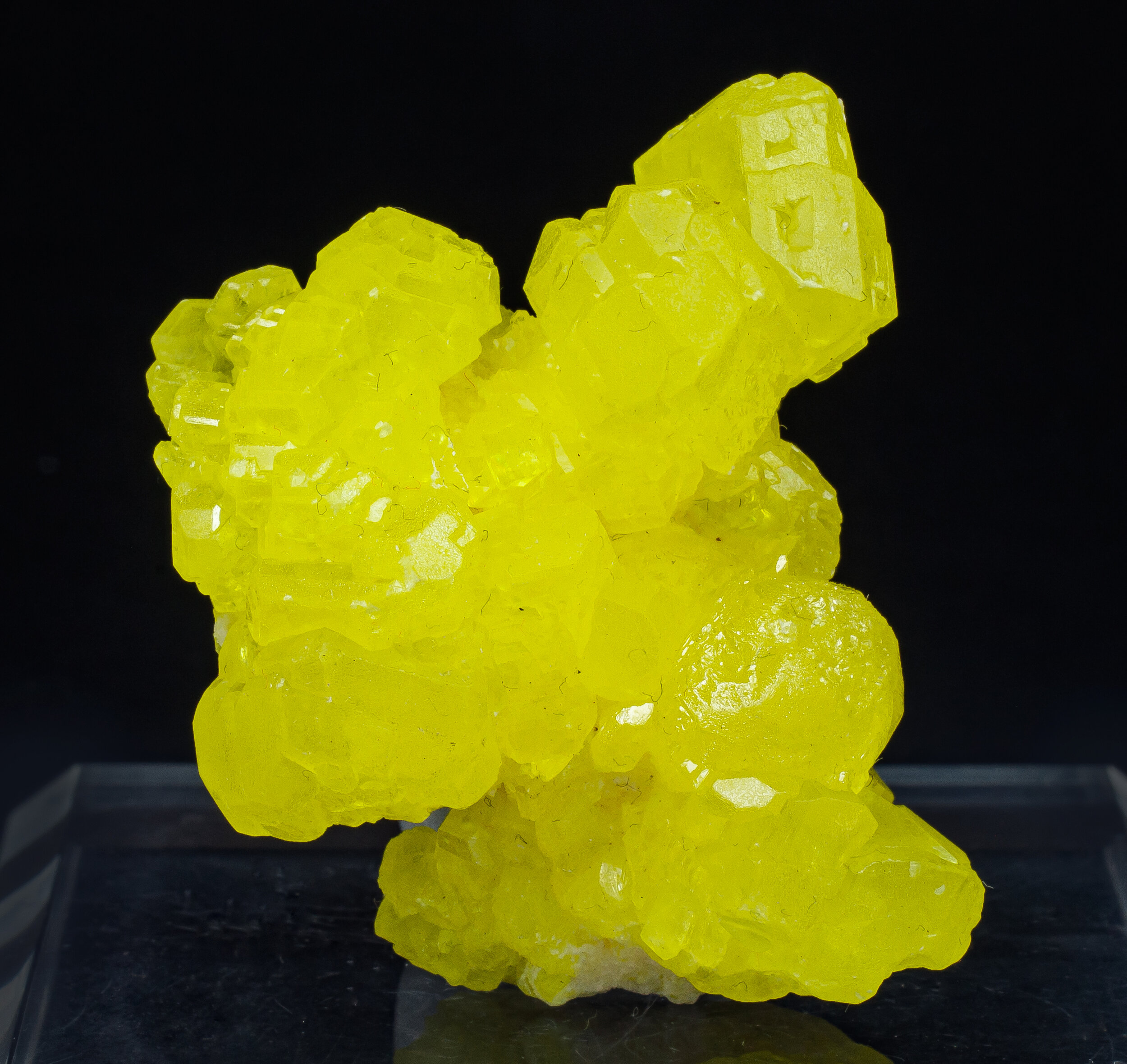 specimens/s_imagesAO7/Sulphur-BFM67AO7f.jpg