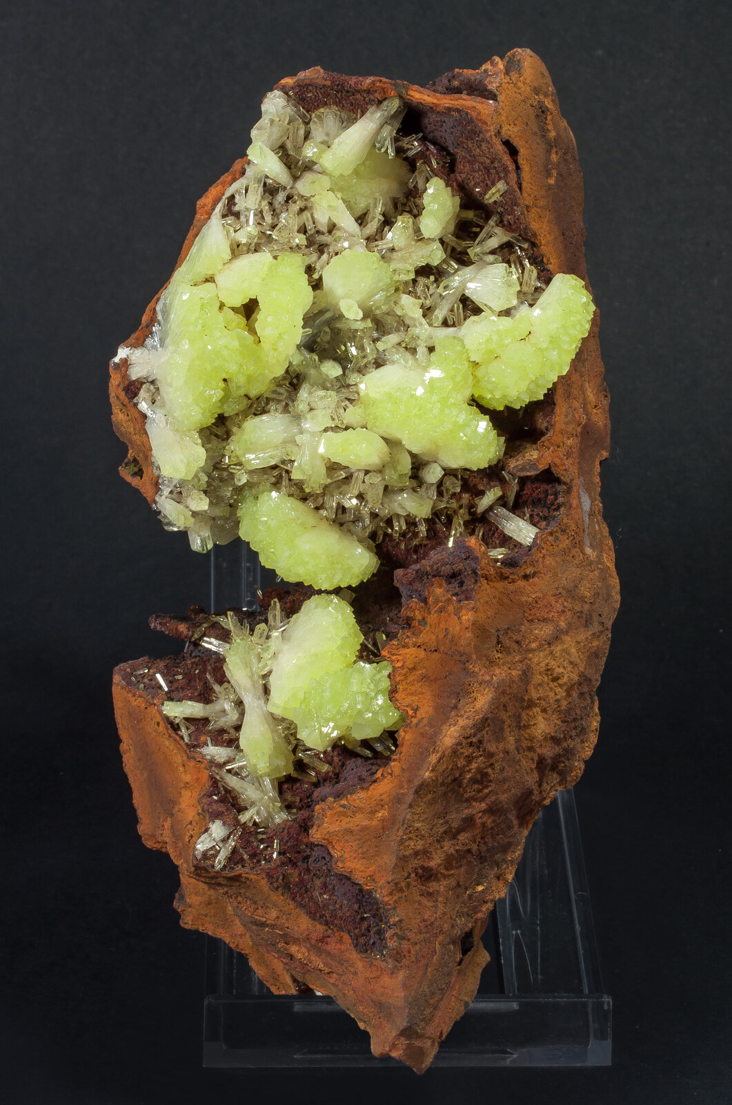 specimens/s_imagesAO8/Adamite-TFG37AO8f.jpg