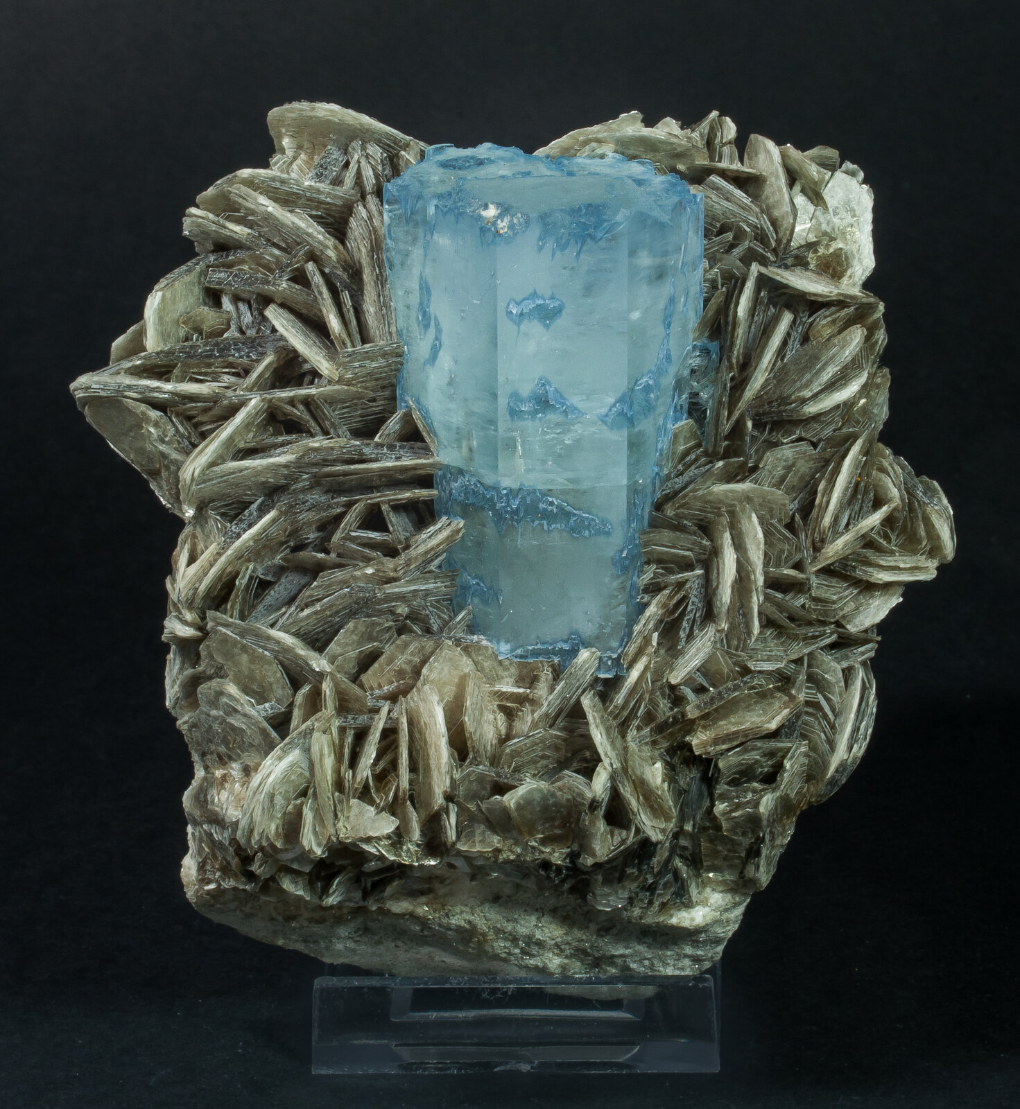 specimens/s_imagesAO8/Beryl_aquamarine-TCC47AO8f.jpg