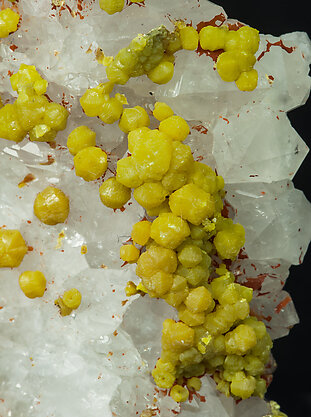 Mimetite (variety campylite) with Quartz. 