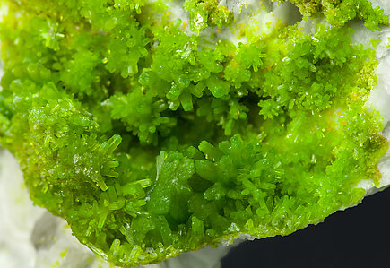 Pyromorphite with Baryte. 