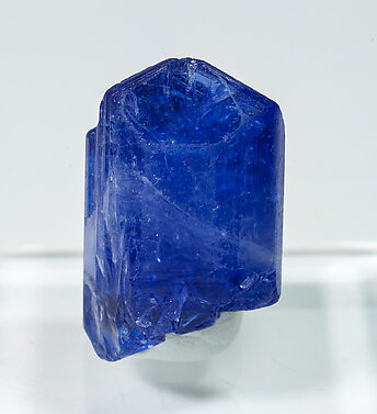 Zoisite (variety tanzanite). Rear