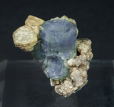 Fluorapatite with Siderite and Muscovite. Side - Led light