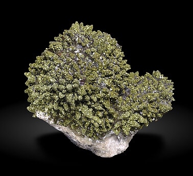 Chalcopyrite with Calcite.