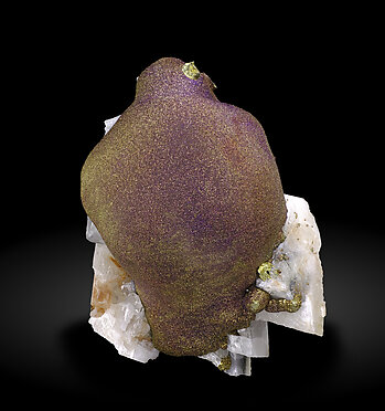 Chalcopyrite with Calcite.