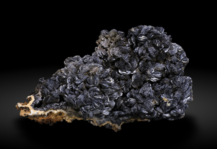 Descloizite.