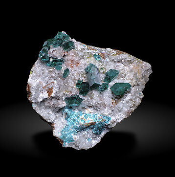 Dioptase with Dolomite. Front / Photo: Joaquim Calln