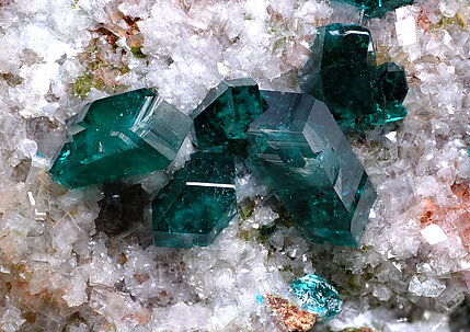 Dioptase with Dolomite. Detail / Photo: Joaquim Calln