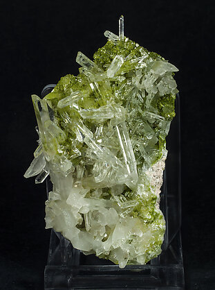 Quartz with Clinozoisite-Epidote (Series).