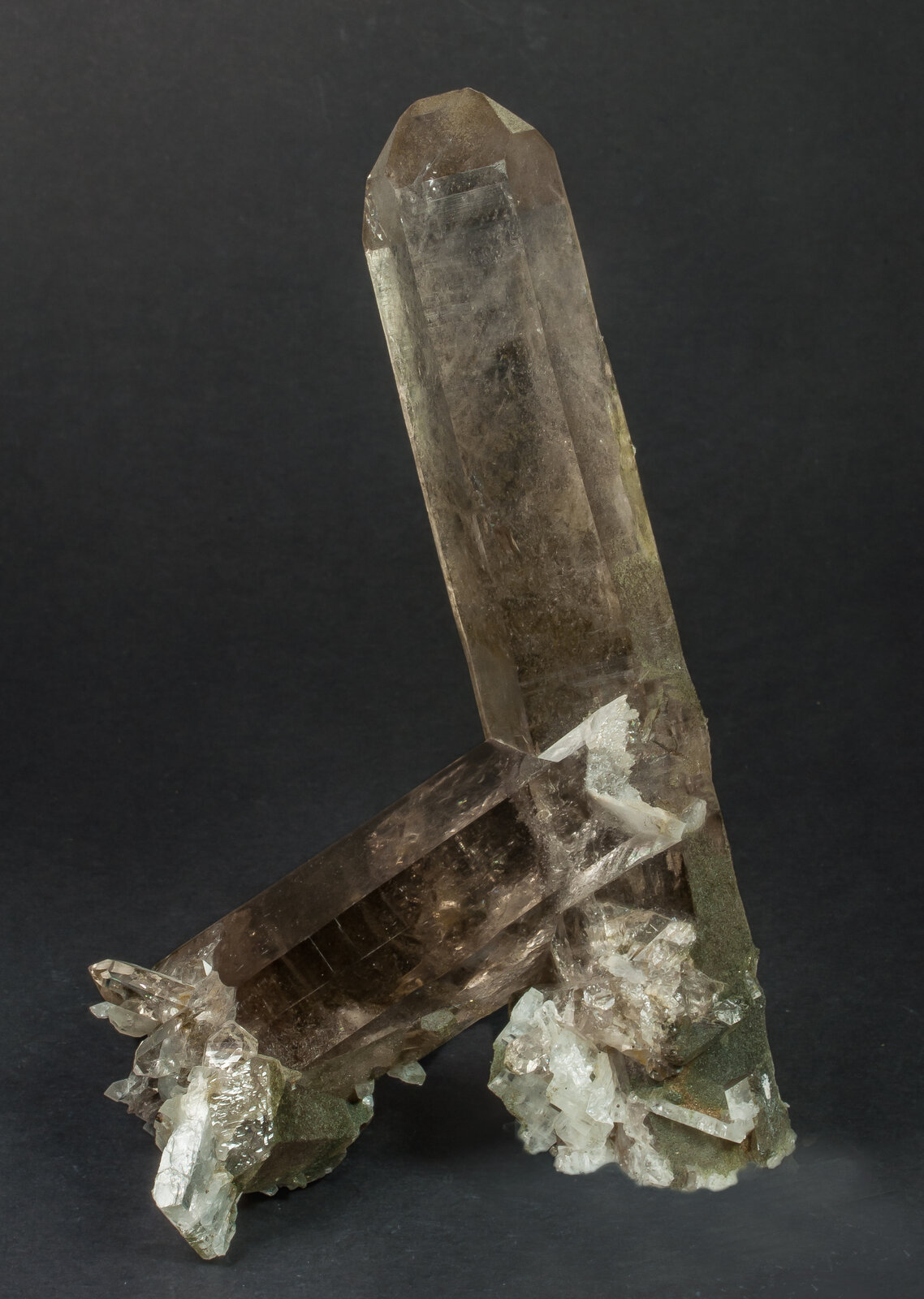 specimens/s_imagesAP1/Quartz_smoky-EAL89AP1f.jpg