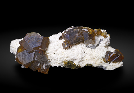 Sphalerite with Calcite and Quartz.