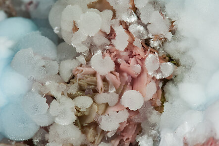 Talmessite coating Calcite and with Calcite. 